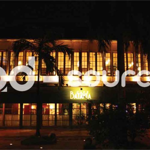 INW010722039_Cafe Batavia Night Facade Free