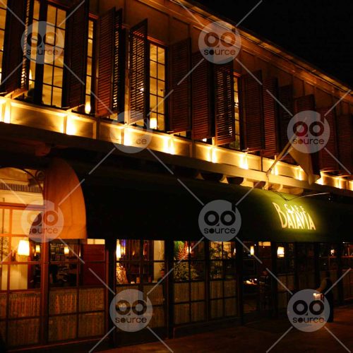 INW010722040_Cafe Batavia Night_Free